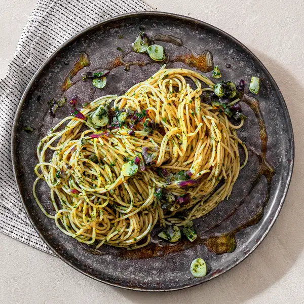 Knoblauch-Pasta mit Kräutern