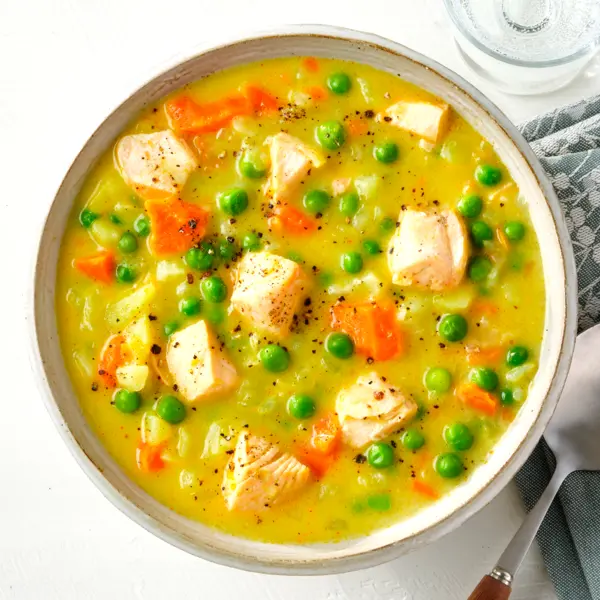 Kartoffel-Kokos-Suppe mit Lachs