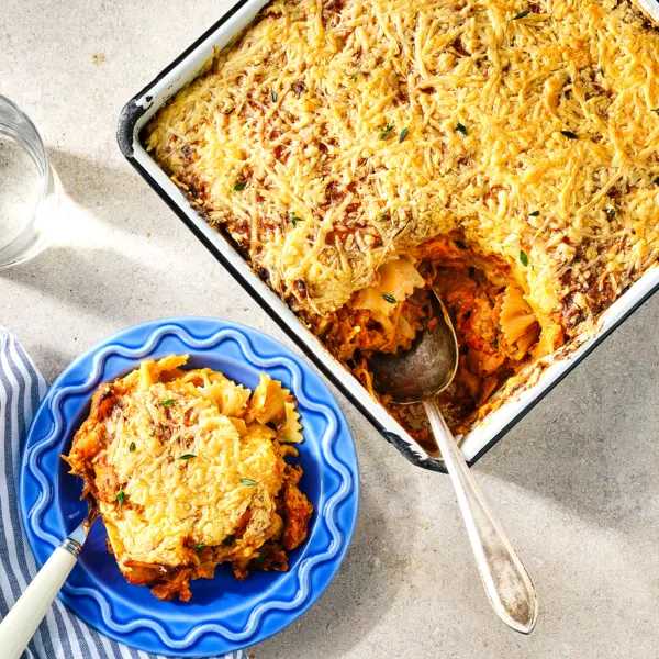 Cremige Ofennudeln mit Kürbis