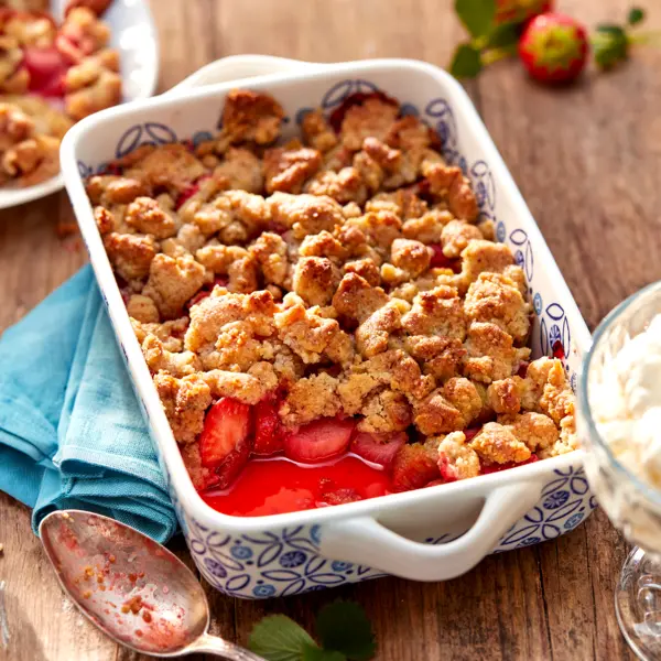 Erdbeer-Rhabarber-Crumble