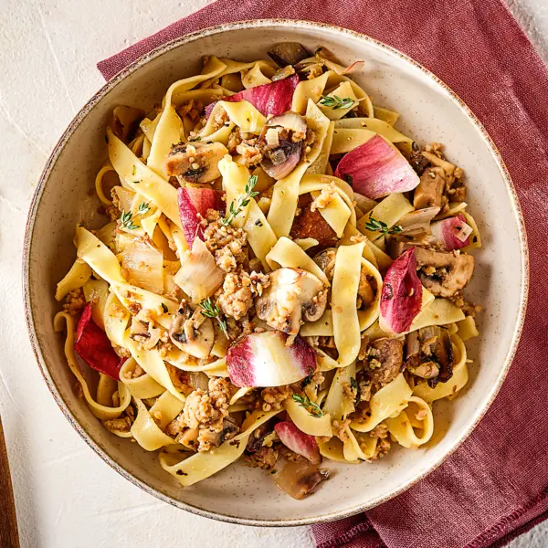 Pasta Bianco mit Wurst und Radicchio