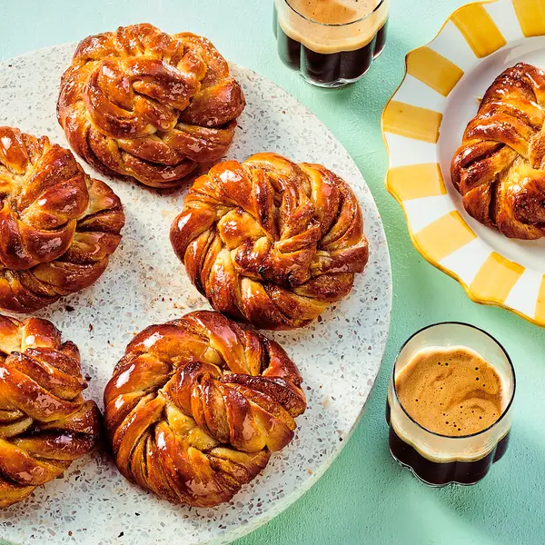 Zimt-Kardamom-Bullar