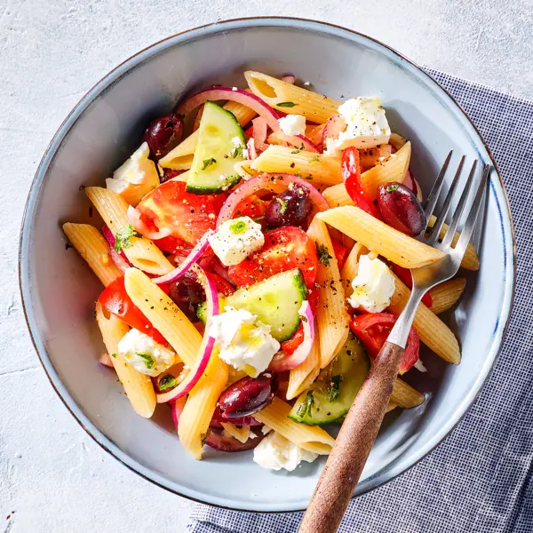 Griechischer Nudelsalat
