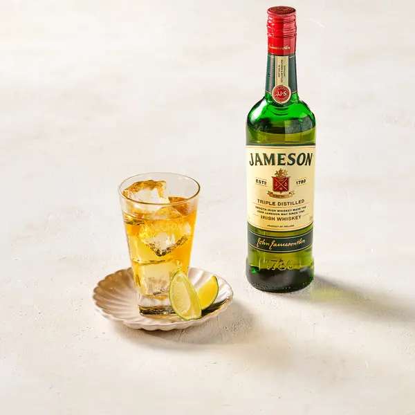 Jameson Ginger Ale mit Limette