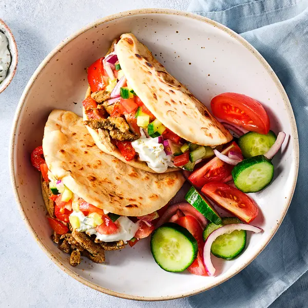 Gyros Pita mit Salat und Zaziki