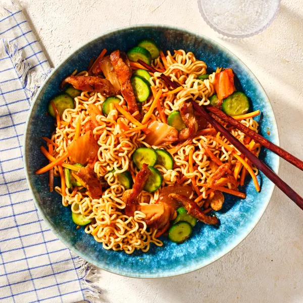 Mie Nudel-Gurkensalat mit Kimchi