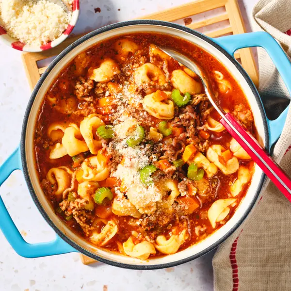 Bolognese-Eintopf mit Tortellini