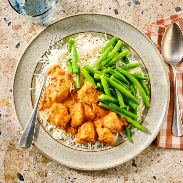 Tandoori-Hähnchen mit grünen Bohnen und Reis
